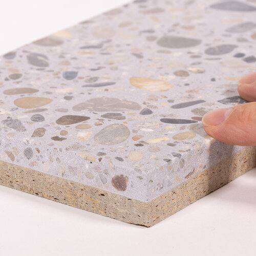 Recyclingterrazzo (Rheinkiesel)
